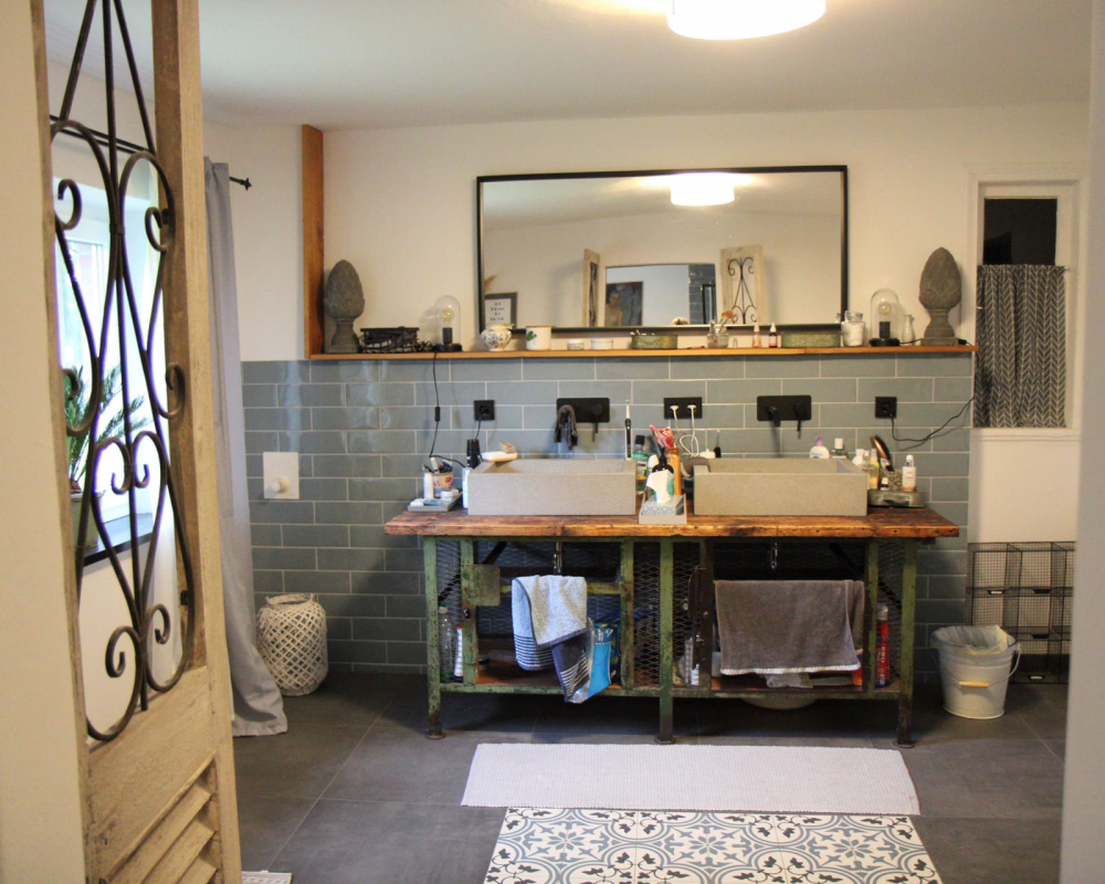 traumbad-im-landhaus-stil-Waschbecken